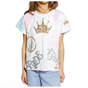 NWT QUEEN OF SPARKLES bride all over tee top in white - size M
